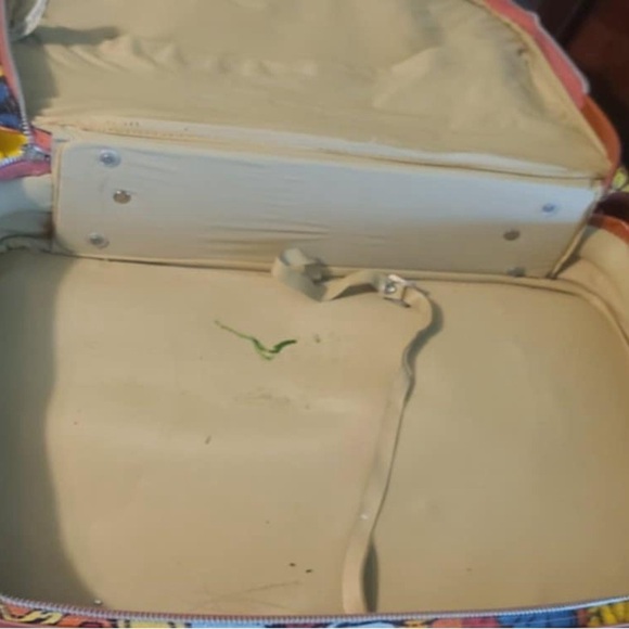 Bantam Travelware Floral suitcase- Multicolor - Picture 5 of 6